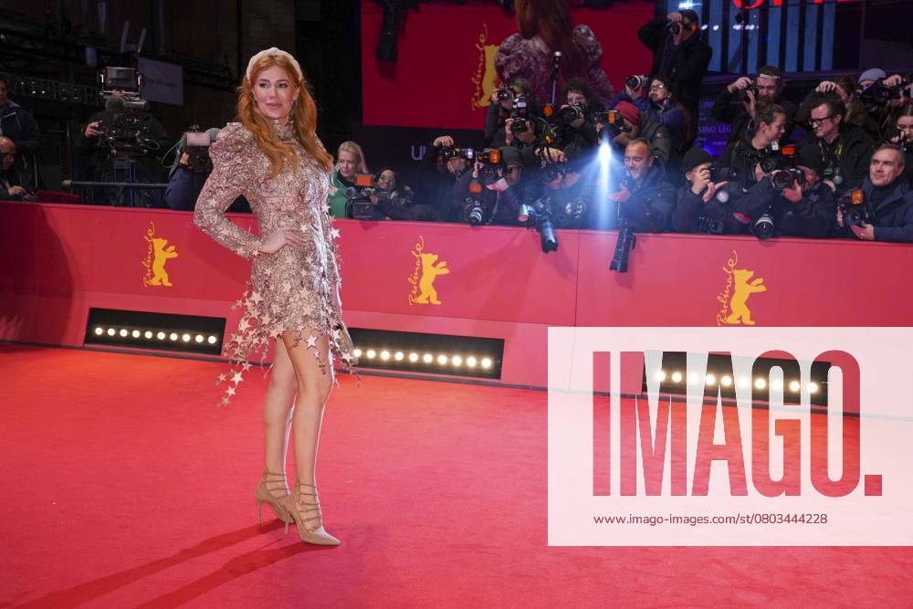 Palina Rojinski bei der Verleihung des goldenen Ehrenbaer an Steven Spielberg und Premiere von The Fabelmans - Die Fabelmans anlaesslich der 73. Berlinale Internationale Filmfestspiele am 21. Februar 2023 im Berlinale Palast in Berlin. Berlin Deutschland