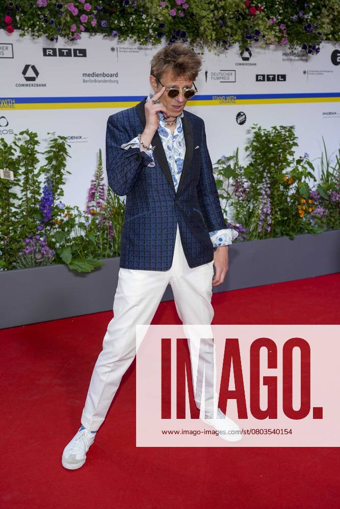 Alexander Scheer bei der Verleihung des Deutschen Filmpreises am 12.05.2023 im Theater am Potsdamer Platz in Berlin. Berlin Deutschland