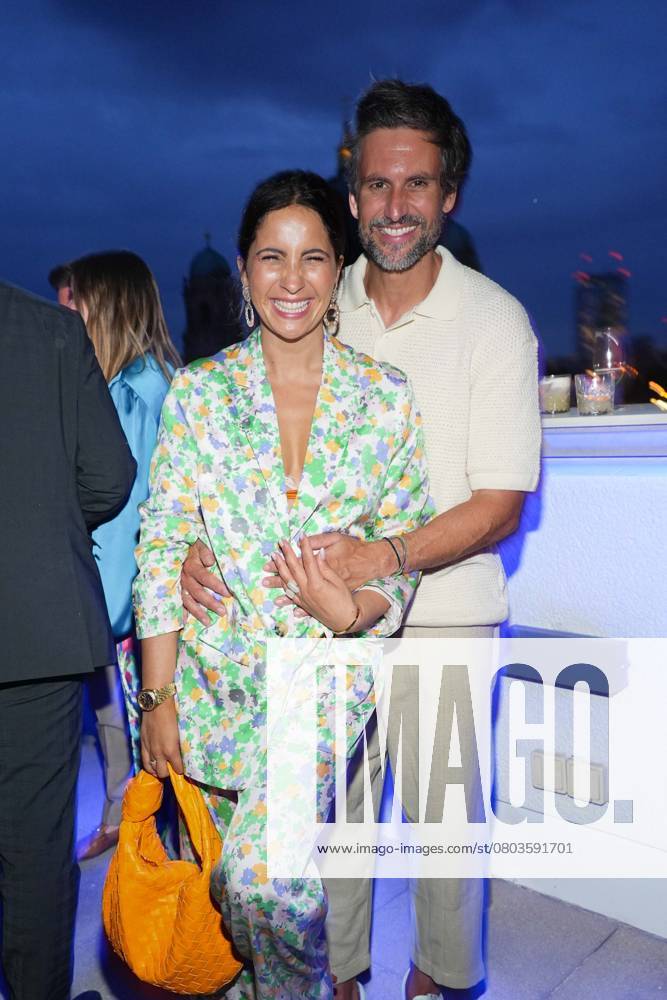 Tom Beck, Chryssanthi Kavazi bei der Bertelsmann Party am 15.06.2023 in der Bertelsmann Repraesentanz Unter den Linden 1 in Berlin. Berlin Deutschland