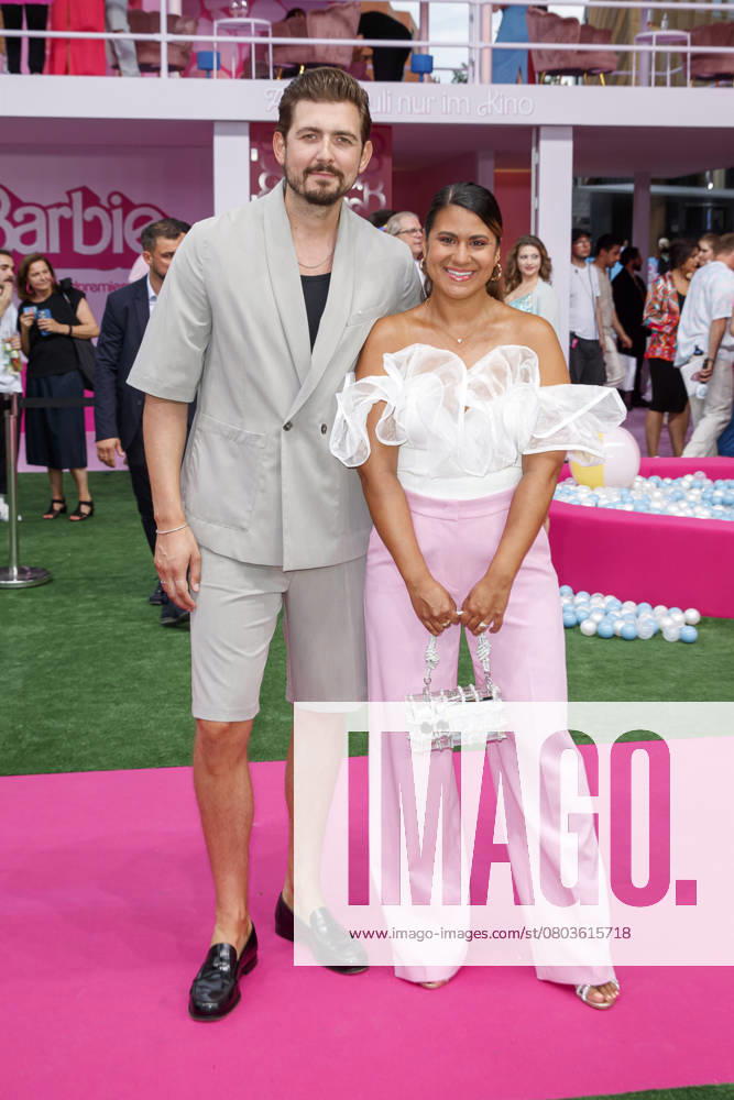 Christian Wackert mit Ehefrau Steffi Brungs zu Gast auf dem Rosa Teppich bei der Deutschlandpremiere des Kino Films Barbie im Berlinale Palast am Samstag 15.07.2023 in Berlin Premiere Ohne die US Hauptdarsteller wegen des Streik in Hollywood Berlin Deutschland