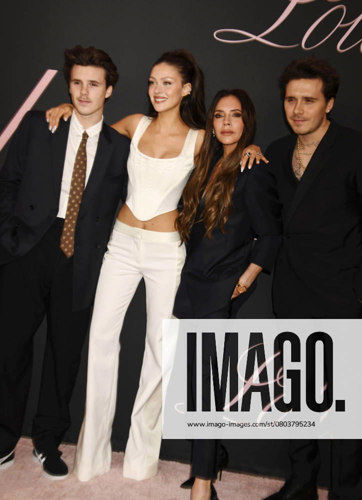 Cruz Beckham, Nicola Peltz Beckham, Victoria Beckham and Brooklyn Peltz Beckham arrives at the Premiere Of Lola at Regency Bruin Theatre on February 03, 2024 in Los Angeles, California CA Amerika
