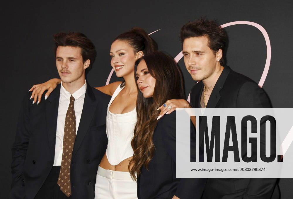 Cruz Beckham, Nicola Peltz Beckham, Victoria Beckham and Brooklyn Peltz Beckham arrives at the Premiere Of Lola at Regency Bruin Theatre on February 03, 2024 in Los Angeles, California CA Amerika