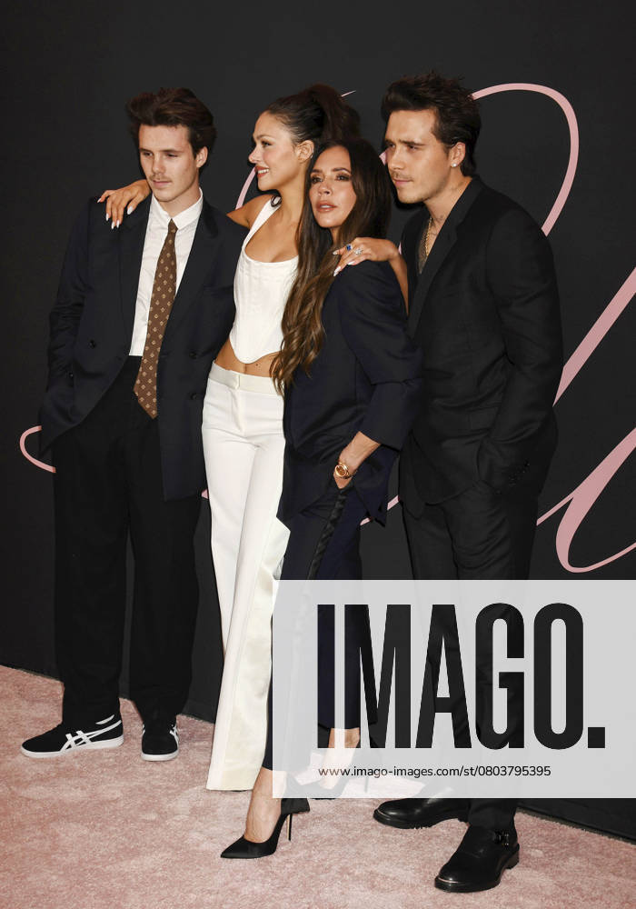 Cruz Beckham, Nicola Peltz Beckham, Victoria Beckham and Brooklyn Peltz Beckham arrives at the Premiere Of Lola at Regency Bruin Theatre on February 03, 2024 in Los Angeles, California CA Amerika