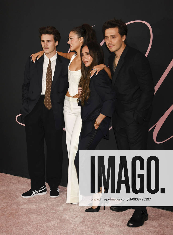 Cruz Beckham, Nicola Peltz Beckham, Victoria Beckham and Brooklyn Peltz Beckham arrives at the Premiere Of Lola at Regency Bruin Theatre on February 03, 2024 in Los Angeles, California CA Amerika
