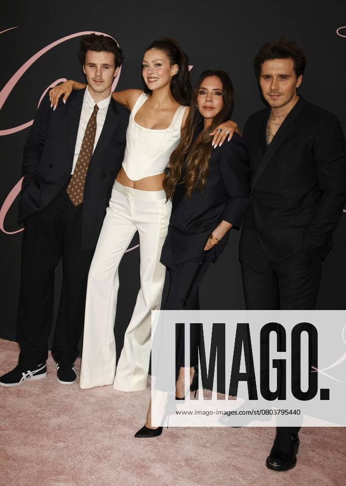 Cruz Beckham, Nicola Peltz Beckham, Victoria Beckham and Brooklyn Peltz Beckham arrives at the Premiere Of Lola at Regency Bruin Theatre on February 03, 2024 in Los Angeles, California CA Amerika
