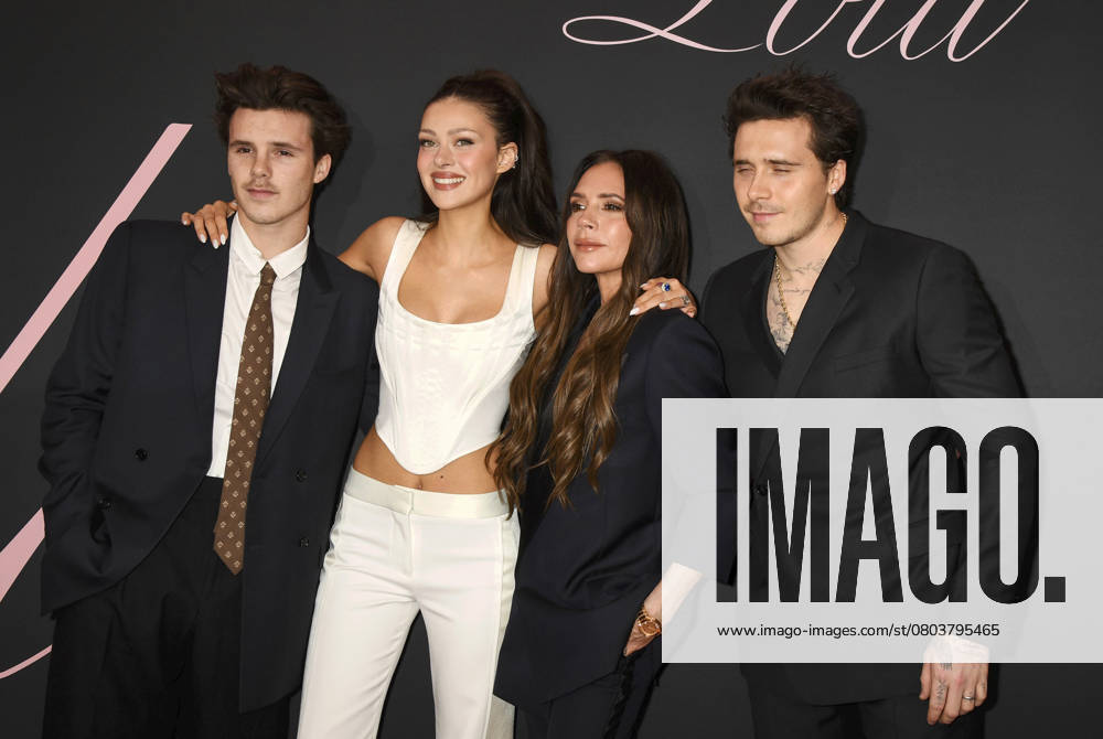 Cruz Beckham, Nicola Peltz Beckham, Victoria Beckham and Brooklyn Peltz Beckham arrives at the Premiere Of Lola at Regency Bruin Theatre on February 03, 2024 in Los Angeles, California CA Amerika