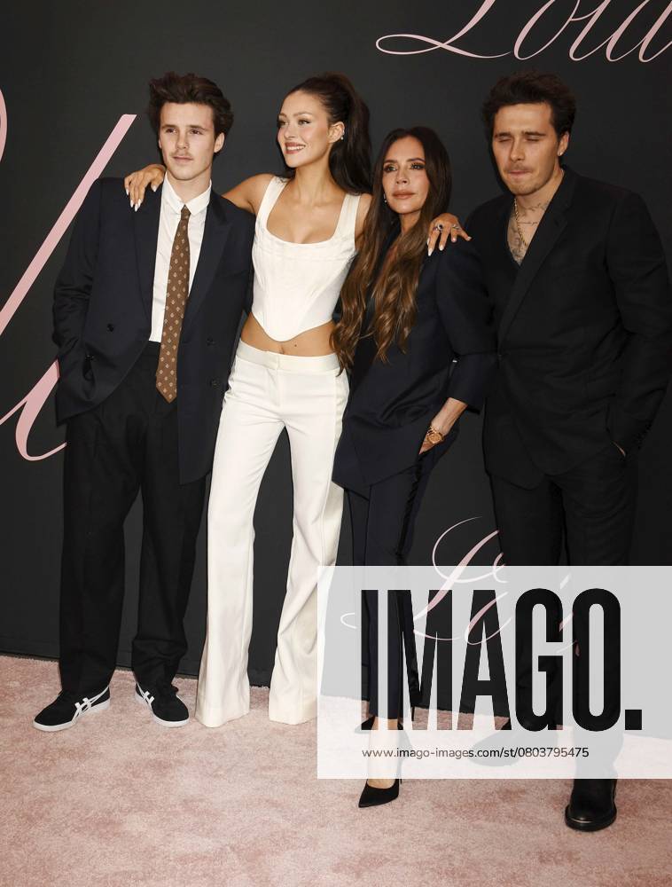 Cruz Beckham, Nicola Peltz Beckham, Victoria Beckham and Brooklyn Peltz Beckham arrives at the Premiere Of Lola at Regency Bruin Theatre on February 03, 2024 in Los Angeles, California CA Amerika