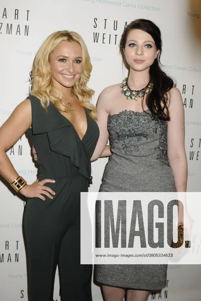 NEW YORK, NY - SEPTEMBER 08: Hayden Panettiere_Michelle Trachtenberg at the celebration during Fashion s Night Out at Stuart Weitzman. on September 8, 2011 in New York City....People: Hayden Panettiere_Michelle Trachtenberg Manhattan United States Of America - ZUMAs214 20110908_aba_s214_037