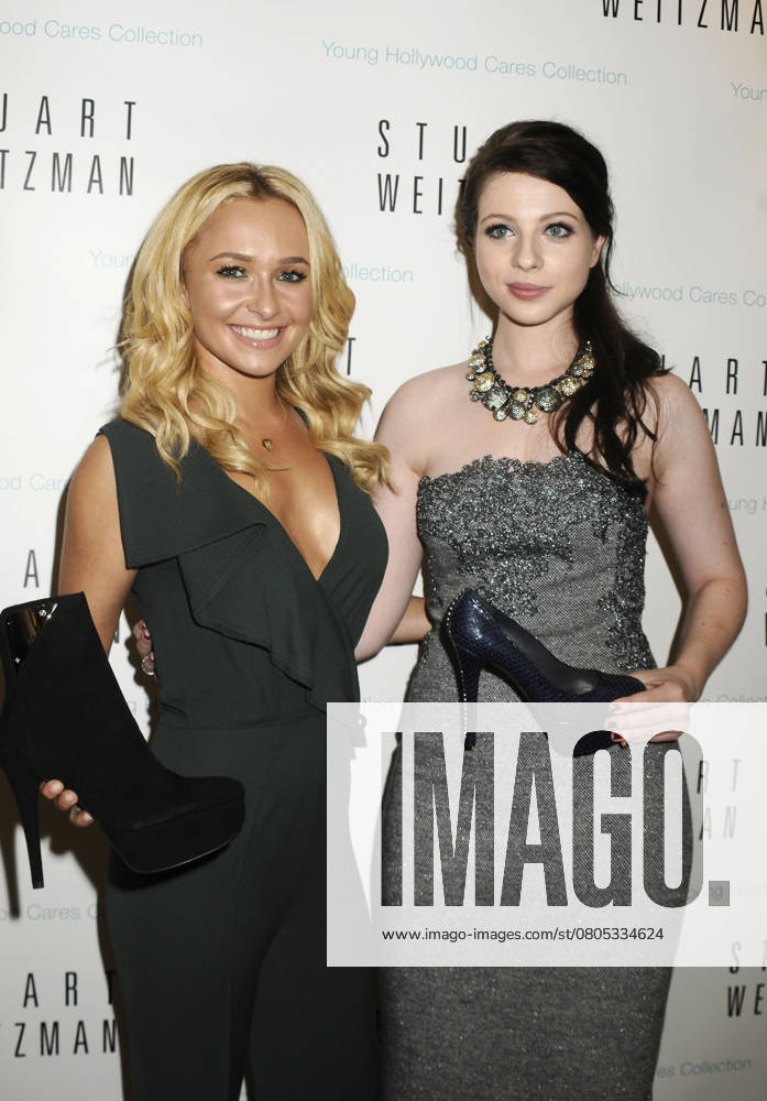 NEW YORK, NY - SEPTEMBER 08: Hayden Panettiere_Michelle Trachtenberg at the celebration during Fashion s Night Out at Stuart Weitzman. on September 8, 2011 in New York City..People: Hayden Panettiere_Michelle Trachtenberg. Manhattan United States Of America - ZUMAs214 20110908_aba_s214_038
