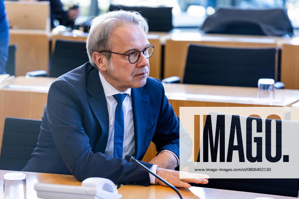 GER, News Politik, 9.Plenarsitzung im Plenarsaal Thüringer Landtag Im Bild Georg Maier (SPD, Minister für Inneres, Kommunales und Landesentwicklung) In der Tagesordnung enthalten, 1) auf Antrag der Fraktion der AfD zu dem Thema: Die Ergebnisse der Bundestagswahl 2025 Konsequenzen und Folgerun- gen für den Freistaat Thüringen Unterrichtung durch den Präsidenten des Landtags 2) auf Antrag der Fraktion Die Linke zu dem Thema: Gleicher Lohn für gleiche Arbeit in Thüringen Equal Pay Day als Mahnung und Auftrag Unterrichtung durch den Präsidenten des Landtags 99096 Erfurt Thueringer Landtag Thüringen Deutschland