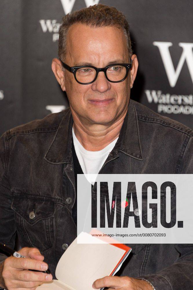 London, London, UK - London, UK. Academy Award winning American actor TOM HANKSÂ signs copies of his first book, Uncommon Type: Some Stories, a collection of 17 short stories focusing around the theme of typewriters at Waterstone s Piccadilly. London UK - ZUMAl94_ 20171102_zaf_l94_036