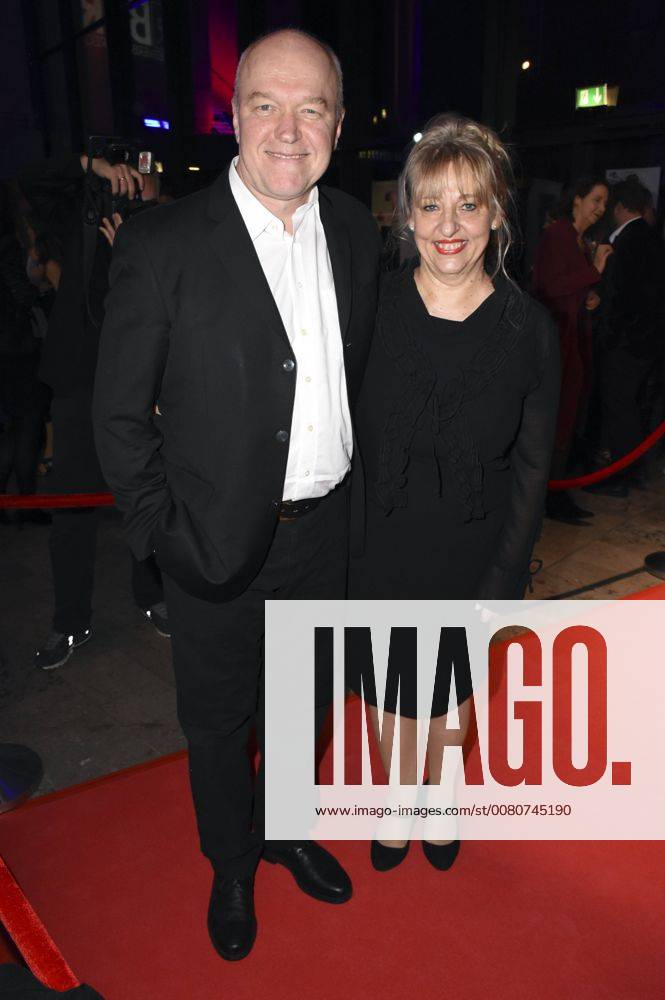 Heinz-Josef Braun mit Ehefrau Johanna Bittenbinder bei der Verleihung des 7. Deutschen Regiepreises in der HFF München. München
