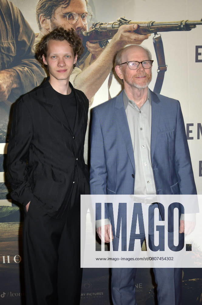 Felix Kammerer und Ron Howard beim Special Screening des Kinofilms Eden in der Astor Film Lounge. Berlin