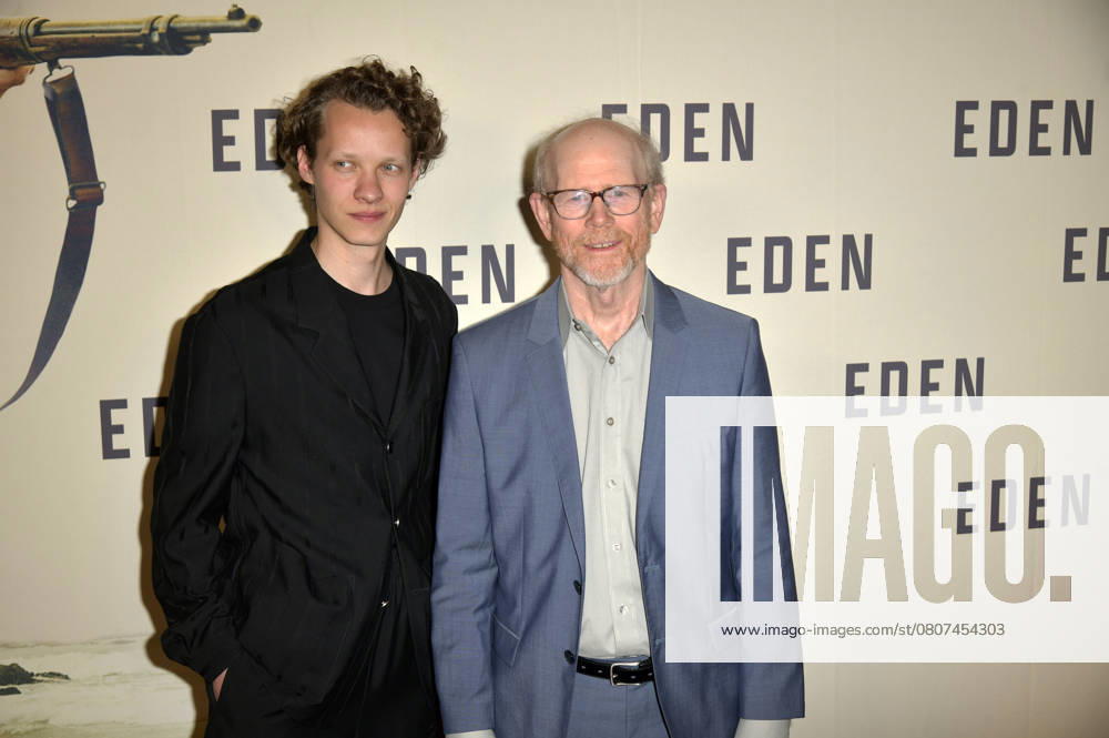 Felix Kammerer und Ron Howard beim Special Screening des Kinofilms Eden in der Astor Film Lounge. Berlin