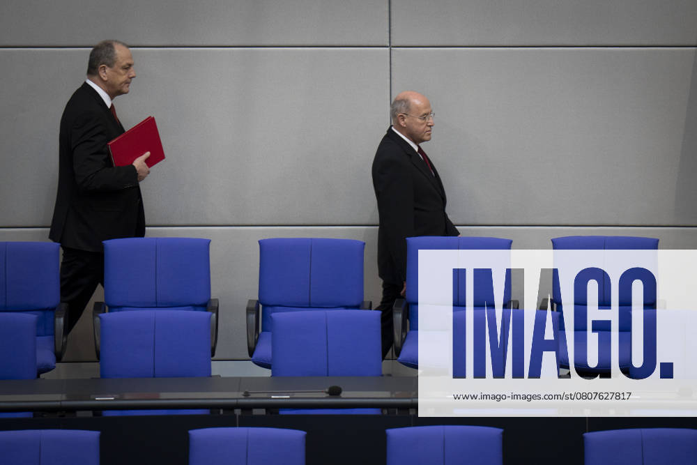 Konstituierende Sitzung, 21. Bundestag Konstituierende Sitzung, 21. Bundestag, Berlin, Plenarsaal, Alterspräsident, Gregor Gysi, Die Linke Berlin Berlin GER