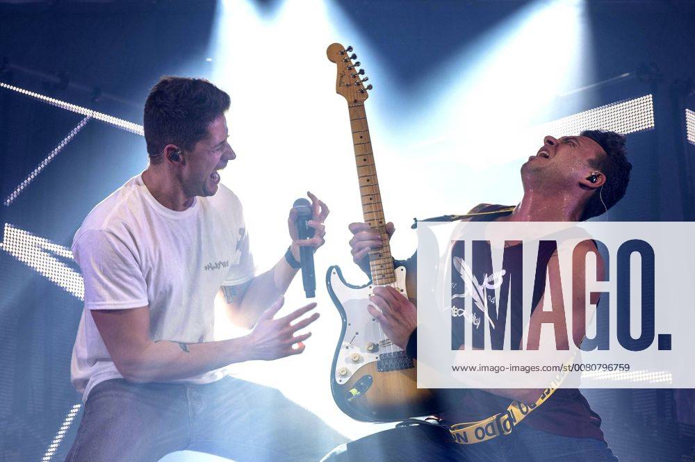 Vincent Stein und Dag-Alexis Kopplin von SDP live bei einem Konzert der Die bunte Seite der Macht Tour in der Swiss Life Hall. Hannover