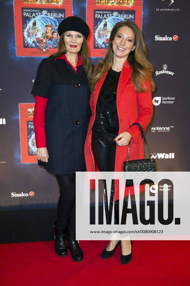 Pamela Falcon und Mara Bergmann bei der Premiere der Kindershow Spiel mit der Zeit im Friedrichstadt-Palast. Berlin