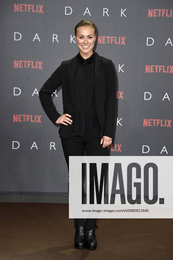 Sina Tkotsch bei der Premiere der Netflix Serie Dark im Kino im Zoo-Palast. Berlin