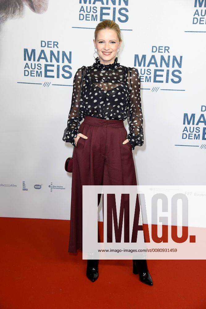 Jennifer Ulrich bei der Publikumspremiere von Der Mann aus dem Eis im Zoo Palast in Berlin am 21.11.2017