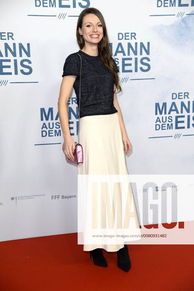 Julia Hartmann bei der Publikumspremiere von Der Mann aus dem Eis im Zoo Palast in Berlin am 21.11.2017