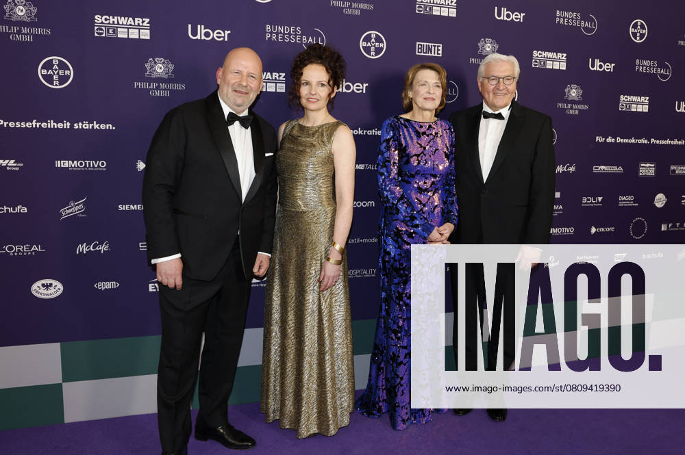 Mathis Feldhoff, Regina Kramer, Elke Büdenbender und Frank-Walter Steinmeier beim 72. Bundespresseball 2025 im Hotel Adlon Kempinski. Berlin