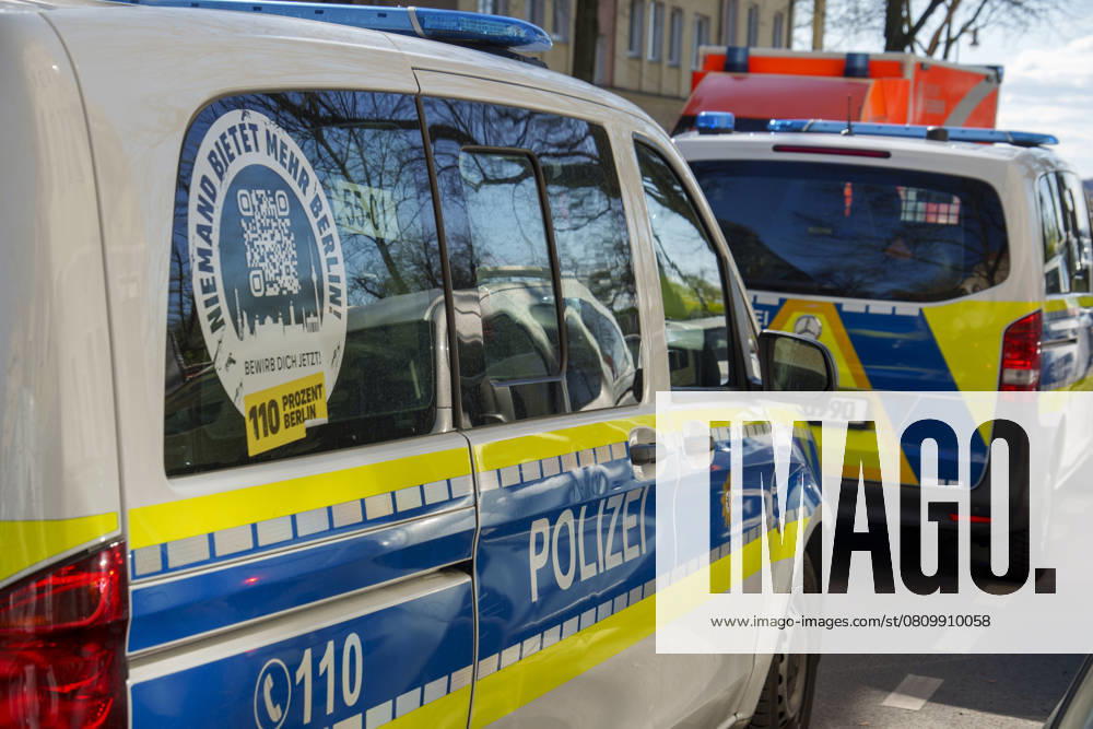 Polizei, Notfall, Alarm, Polizeieinsatz, Kriminalitaet, Berlin, Deutschland Polizei, Notfall, Einsatzfahrzeuge, Alarm, Polizeieinsatz, Kriminalitaet, Berlin, Deutschland