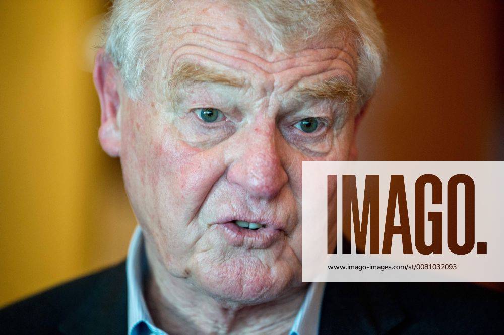 Hong Kong, Hong Kong SAR, CHINA - HONG KONG SAR,CHINA: November 28, 2017. Lord Paddy Ashdown of Norton-sub-Hamdon gives a politically inflamed speech on the Basic Law in the Foreign Correspondents Club, Central Hong Kong Hong Kong CHINA - ZUMAr144 20171128_zap_r144_005