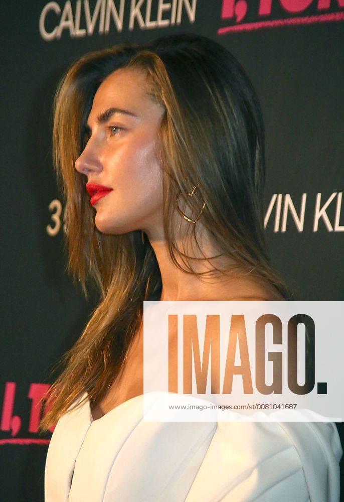 New York, N.Y, USA - Guest attends the I, Tonya New York Premiere,.Village East Cinema, NYC.November 28, 2017.Photos by , Globe Photos Inc. New York USA - ZUMAms4_ 20171128_zaa_ms4_012