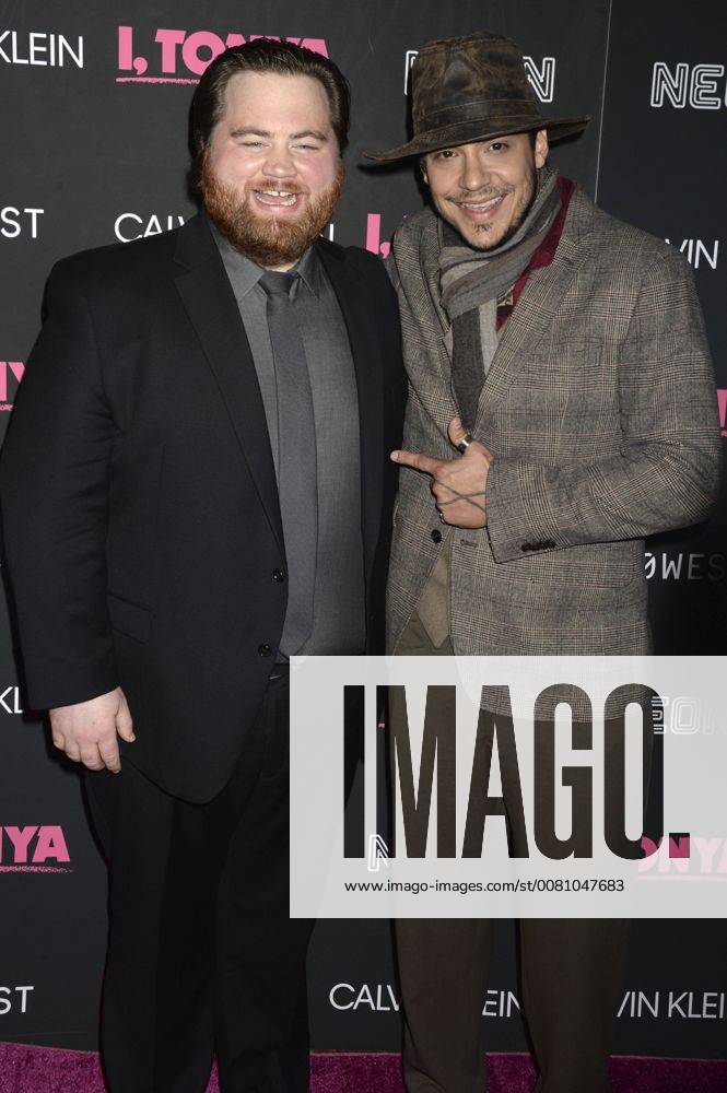 Paul Walter Hauser und Ricky Russert bei der Premiere des Kinofilms I, Tonya im Village East Cinema. New York