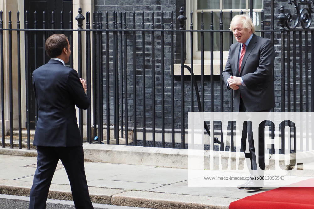French President Emmanuel Macron visits UK PM Boris Johnson 10 Downing Street, London, UK - 18 June 2020. French President Emmanuel Macron in London to mark the 80th anniversary of Charles de GaulleÕs radio appeal to his countrymen to resist Nazi occupation, and to discuss Brexit with British Prime Minister Boris Johnson. London, England, UK on June 18, 2020. CAP JOR JOR London Greater London Great Britain