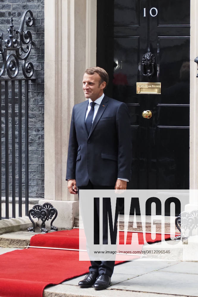 French President Emmanuel Macron visits UK PM Boris Johnson 10 Downing Street, London, UK - 18 June 2020. French President Emmanuel Macron in London to mark the 80th anniversary of Charles de GaulleÕs radio appeal to his countrymen to resist Nazi occupation, and to discuss Brexit with British Prime Minister Boris Johnson. London, England, UK on June 18, 2020. CAP JOR JOR London Greater London Great Britain