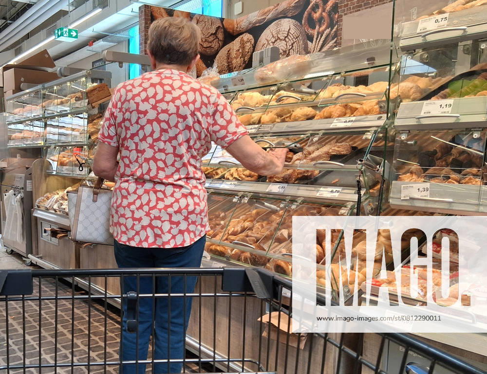 Marktkauf - Einkauf zu Zeiten von Inflation. Marktkauf - Einkauf in einem Supermarkt oder Discounter