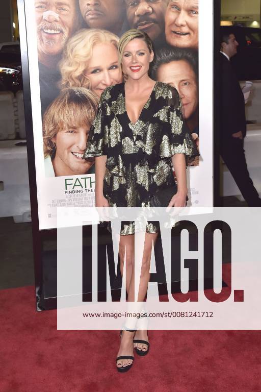 Kathleen Robertson bei der Premiere des Kinofilms Father Figures Wer ist Daddy? in TCL Chinese Theatre, Hollywood. Los Angeles