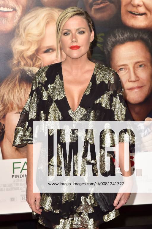 Kathleen Robertson bei der Premiere des Kinofilms Father Figures Wer ist Daddy? in TCL Chinese Theatre, Hollywood. Los Angeles