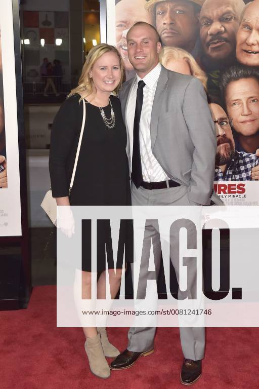 Greg Zuerlein mit Gattin Megan Kreifels bei der Premiere des Kinofilms Father Figures Wer ist Daddy? in TCL Chinese Theatre, Hollywood. Los Angeles