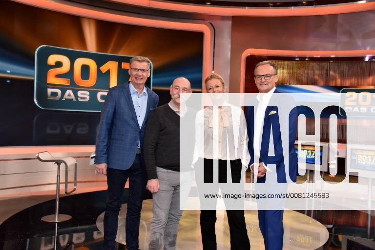 Günther Jauch, l-r, Horst Lichter, Barbara Schöneberger und Frank Plasberg posiert am 14.12.2017 in Hürth nach der Aufzeichung der ARD Show 2017 - Das Quiz - Sendetermin 28.12.2017 im Ersten.