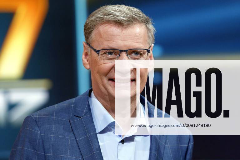 Günther Jauch beim Fototermin zur ARD TV-Show 2017 - Das Quiz im Nobeo Studio 8. Hürth