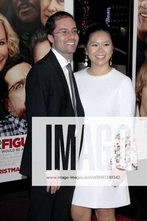 Justin Malen mit Begleitung bei der Premiere des Kinofilms Father Figures Wer ist Daddy? in TCL Chinese Theatre, Hollywood. Los Angeles