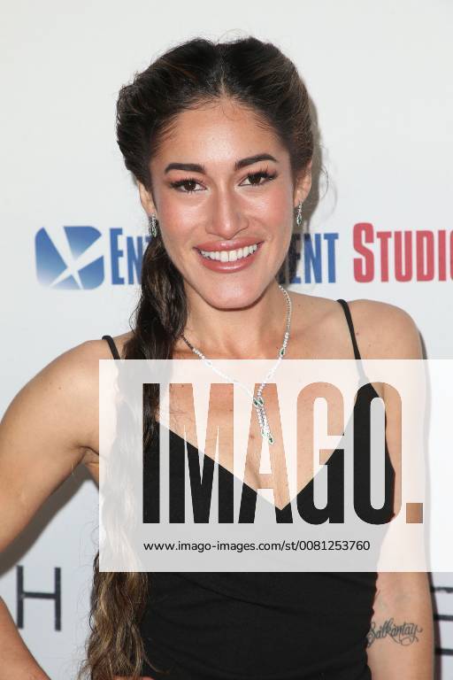 Q orianka Kilcher bei der Hostiles Film Premiere am 14.12.2017 in Beverly Hills, Los Angeles Hostiles Filmpremiere in Los Angeles, 2017