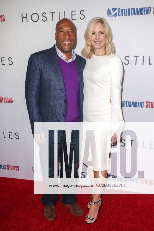 Byron Allen und seine Ehefrau Jennifer Lucas bei der Hostiles Film Premiere am 14.12.2017 in Beverly Hills, Los Angeles Hostiles Filmpremiere in Los Angeles, 2017