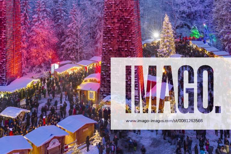 DEU, Deutschland, Breitnau, 16.12.2017: Der Weihnachtsmarkt in der Ravennaschlucht im Hochschwarzwald ist einer der schoensten in Deutschland. Â