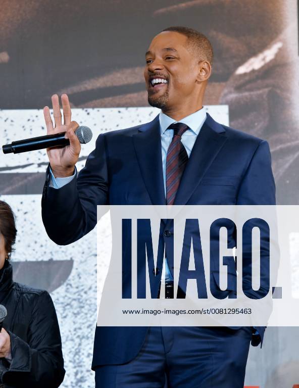 (L-R)Actor Will Smith attends the Japan premier for the film Bright in Tokyo, Japan on December 19, 2017. TKP2017121914 KEIZOxMORI