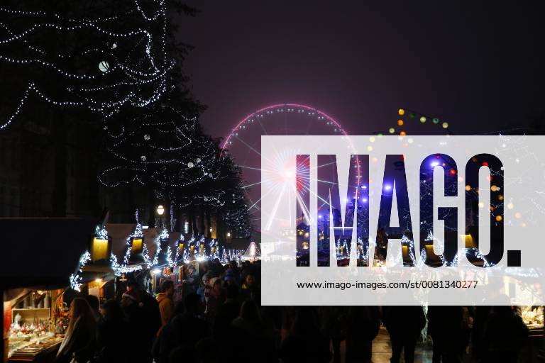 Weihnachtsmarkt in Brüssel (171221) -- BRUSSELS, Dec. 21, 2017 -- Photo taken on Dec. 21, 2017 shows a Christmas market near the Grand Place in downtown Brussels, Belgium. ) BELGIUM-BRUSSELS-CHRISTMAS MARKET YexPingfan