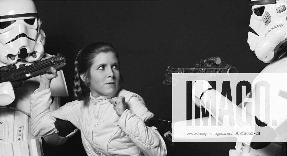 Star Wars: Episode V - The Empire Strikes Back (1980) - filmstill Star Wars: Episode V - The Empire Strikes Back (1980) Behind the scenes photo of Carrie Fisher - - -