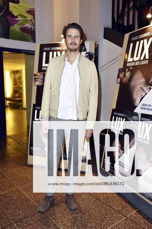 Tilman Strauss bei der Premiere des Kinofilms Lux - Krieger des Lichts im Filmtheater am Friedrichshain. Berlin