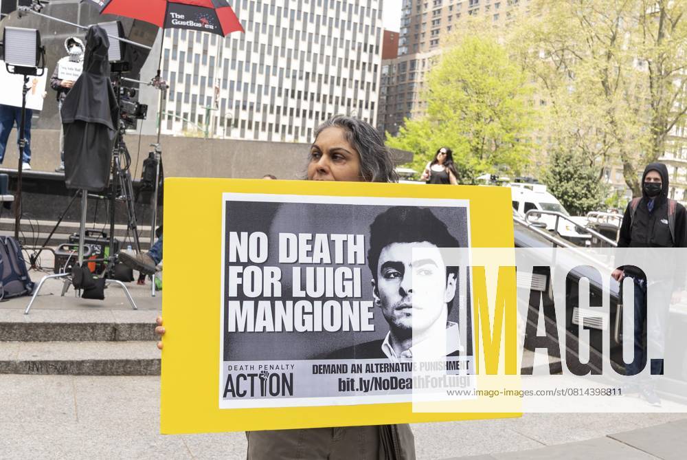 Activists gathered in front of Federal Court in New York on April 25, 2025 where Luigi Mangione was arraigned on Federal Charges accusing him of killing United HealthCare CEO Brian Thompson. He is facing the death penalty on Federal Charges. During the arrangement Luigi entered a Not Guilty plea. New York USA - ZUMAr339 20250425_znp_r339_023