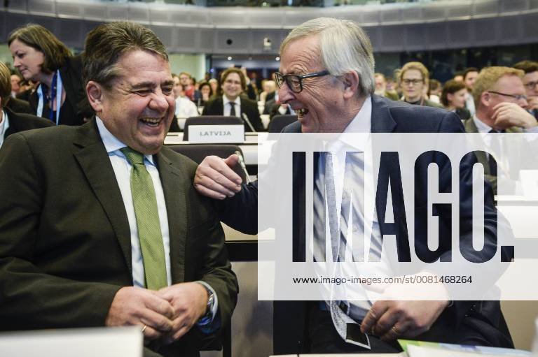 Brussels, Bxl, Belgium - German Foreign Minister Sigmar Gabriel (L) and Jean-Claude Juncker , the president of the European Commission during Conference on the future Multiannual Financial Framework in Brussels, Belgium on 08.01.2018 Conference is the opening of the discussion on the EU Budget after 2020 by Brussels Belgium - ZUMAw80_ 20180108_zaf_w80_063