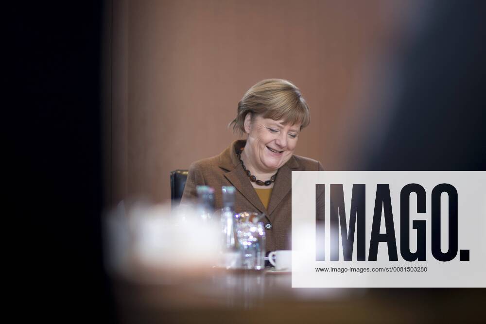 Angela Merkel, Kabinett DEU, Deutschland, Germany, Berlin, 10.01.2018 Angela Merkel, Bundeskanzlerin und Bundesvorsitzende der CDU, vor der Kabinettssitzung im Berliner Kanzleramt. Angela Merkel, Chancellor and leader of the CDU, during a cabinet meeting at the chancellor office in Berlin