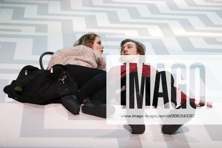 Angelina Häntsch und Moritz Leu bei der Fotoprobe des Theaterstücks Vincent will Meer in den Kammerspielen. Hamburg