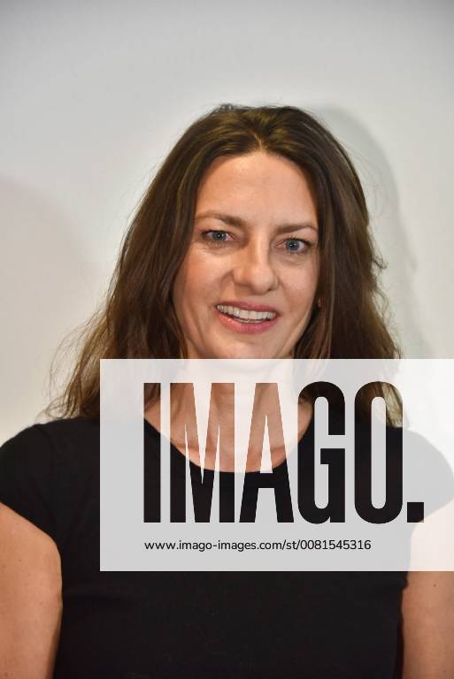 Die Schauspielerin Catrin Striebeck posiert am 12.01.2018 in Köln bei der Kino Premiere des Films Das Milan Protokoll
